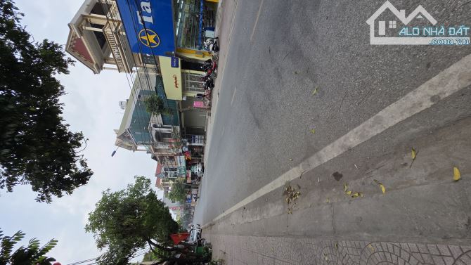 B.Á.N NHÀ SÁT MÊ LINH, MẶT PHỐ KINH DOANH SẦM UẤT , VỈA HÈ THÊNH THANG  100M2, 7 TỶ 5 - 5