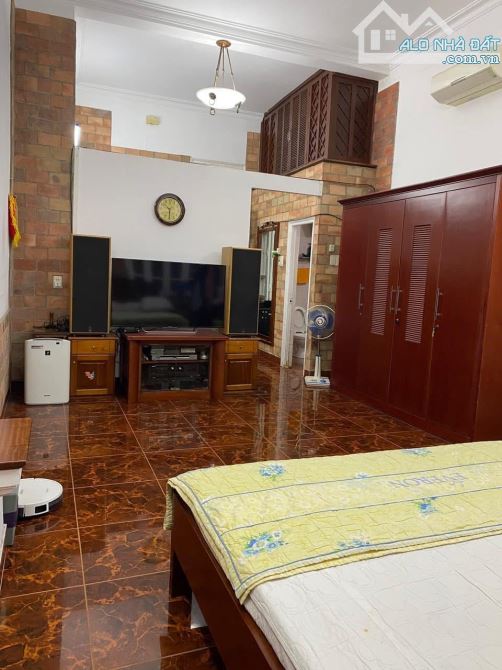 BÁN NHÀ MẶT NGÕ TÂY SƠN - ĐỐNG ĐA 80m2 - 4T - MT 4.2m - 19.8 TỶ - Ô TÔ VÀO NHÀ - SỔ NỢ HẬU - 5