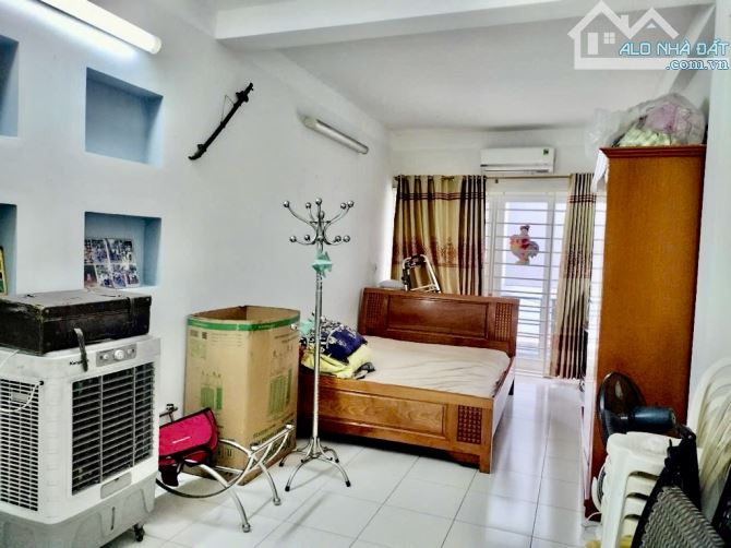 Bán Nhà Quá Hiếm Dân Xây Phố Ngọc Lâm 68m2-Mt 5.6m- chỉ 9 tỷ-LÔ GÓC 3 THOÁNG-GẦN Ô TÔ GẦN - 5