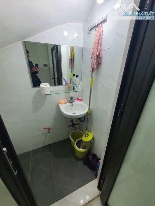 nhà kinh doanh đống đa  6,4 tỷ , dt 21m2 ,4 tầng, mt3,4m - 5