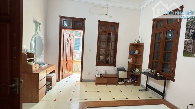 Nhà đẹp ở ngay Nguyễn Chí Thanh Đống Đa. Sổ A4 91m, 4 tầng 4 ngủ MT5m3 Giá 15.6 tỷ - 6