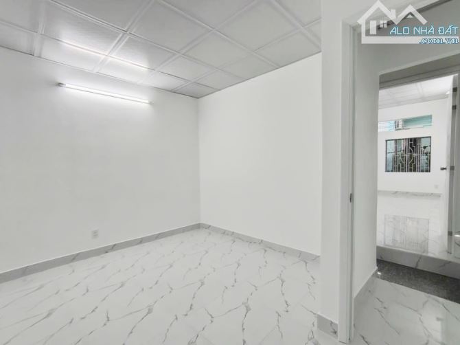 CẦN GẤP bán nhà trống dọn vô ở cạnh Đường số 3 hxh thông Ng.Kiệm G.Vấp 2tầng 110m2 hơn 4tỷ - 6