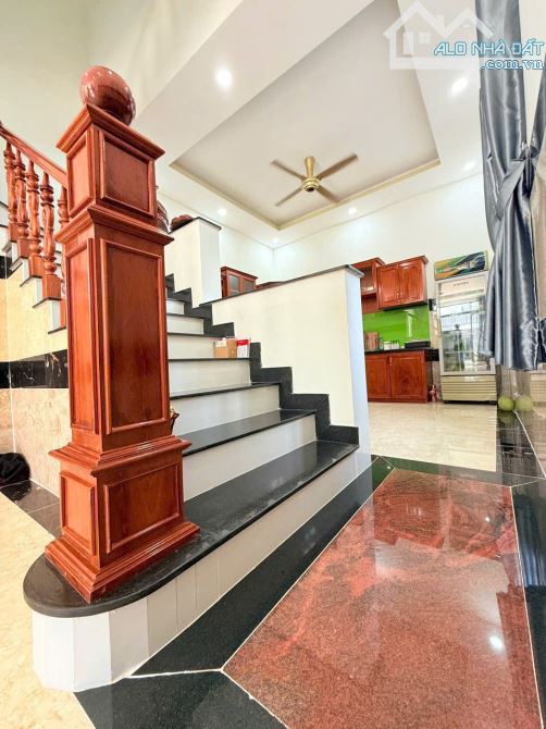 Bán Gấp Nhà 2 Mặt Tiền Đường Lê Hồng Phong Dĩ An Gần Ngã Ba Cây Điệp - 6