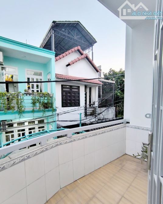 CẦN GẤP bán nhà trống dọn vô ở cạnh Đường số 3 hxh thông Ng.Kiệm G.Vấp 2tầng 110m2 hơn 4tỷ - 7