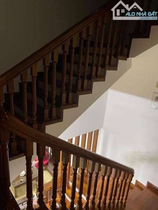 Bán nhà riêng phố Chùa Láng, Đống Đa. 106 m2, x 3T x Mt 5m. Lô góc 2 thoáng ngõ thông ô tô - 7