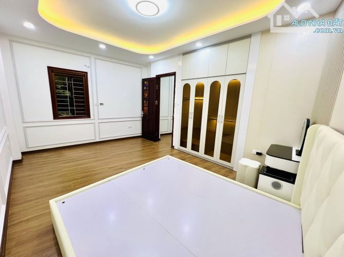 Bán Nhà Đê La Thành, Giảng Võ, Ba Đình, Gần Chợ Thành Công, Ngọc Khánh. Giá : 7,2 Tỷ - 7