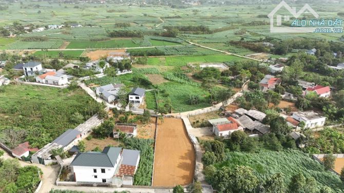 Bán đất vân hòa Ba Vì Hà Nội  DT 693m2 _ 75m2 thổ cư _lô góc 2 mặt đường - 7