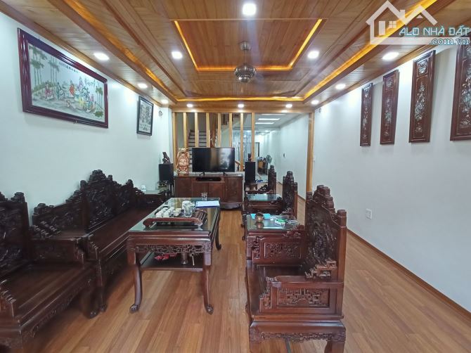 Bán nhà gốc dân khu phân lô Tuyến 2 Quán Nam. DT 90m2 x 4.5T - 8