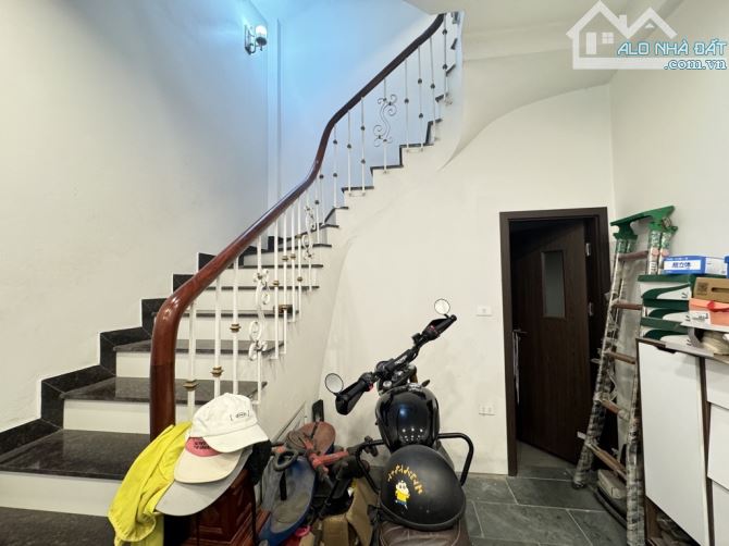 BÁN GẤP NHÀ TDC ĐỨC GIANG, 44M 5 TẦNG , GIÁ 8.5 TỶ - 8