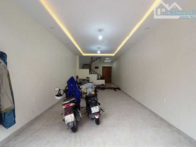 Bán nhà gốc dân khu phân lô Tuyến 2 Quán Nam. DT 90m2 x 4.5T - 9