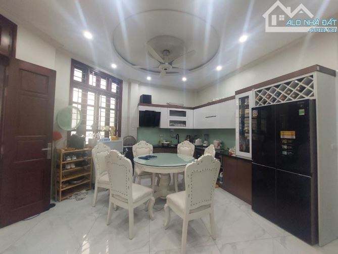 Bán nhà Đặng Vũ Hỷ 4 tầng lô góc, vỉa hè kinh doanh, giá 14 tỷ hơn - 1