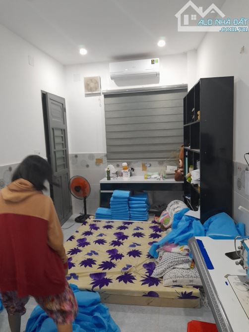 Bán Nhà Hẻm Xe Hơi 8 Danh Làm Căn Hộ Dịch Vụ - 8m x 18m -130M.2- 1Trệt 2 Lầu - 16PN F4 Q8