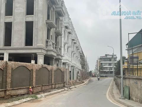 BÁN NHÀ TẶNG ĐẤT GIA THƯỢNG 110m-3T-11MT.15.9TỶ HÀNG SIÊU HIẾM TẶNG 316m ĐẤT NÔNG NGHIỆP