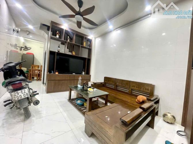 BÁN NHÀ NGÕ14 QUANG TRUNG- 36M2 GIÁ 3,1 TỶ- 4 TẦNG- GẦN CHUYÊN NGUYỄN HUỆ