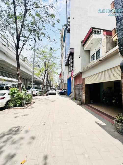 MẶT PHỐ PHẠM VĂM ĐỒNG_VỈA HÈ 6M.KINH DOANH .68M.4 TẦNG.29 TỶ