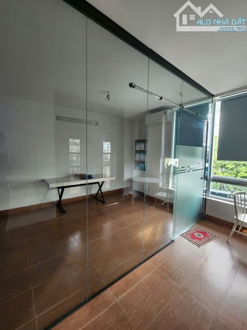 BIỆT THỰ HẺM XE TẢI TRÁNH NGUYỄN XÍ. DT 170m2 NGANG 10m DÀI 17m. GIÁ 29T