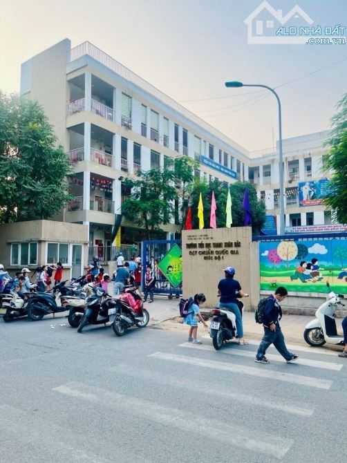 Bán căn hộ tập thể Thanh Xuân Bắc, 78m2, nhà đẹp ở luôn, full nội thất, gần mặt phố