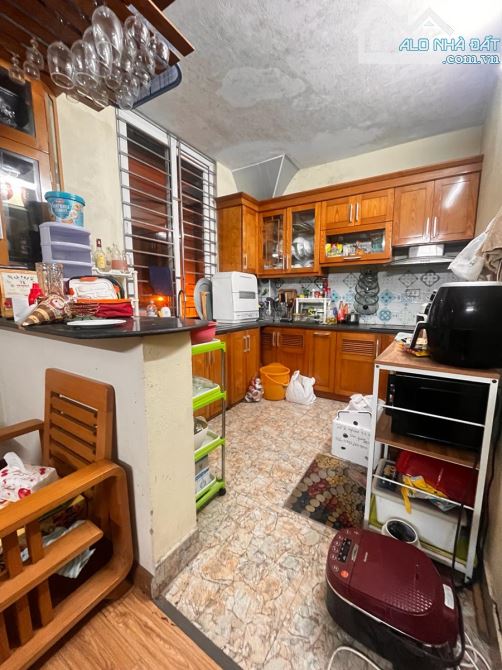 BÁN NHÀ PHÂN LÔ KIM GIANG – 6 TẦNG. MẶT TIỀN 6.6M .NGÕ THÔNG