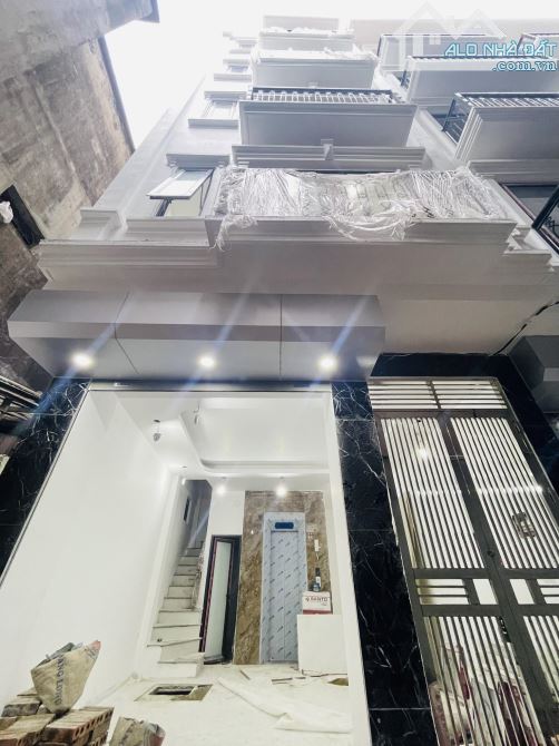 Bán nhà- LÕI ĐỐNG ĐA, NHÀ ĐẸP MỚI KOONG , 6 TẦNG THANG MÁY, 40M OTO TRÁNH -Văn Chương,Đống