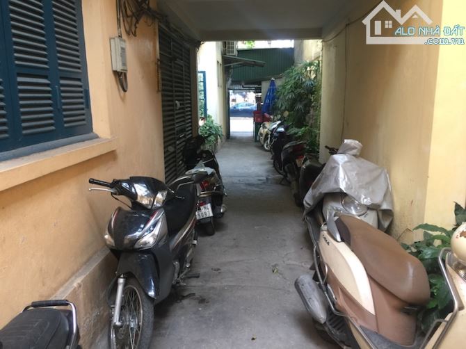 Cho thuê căn hộ pháp cổ 2 tầng phố Phùng Hưng, gần Phan Đình Phùng