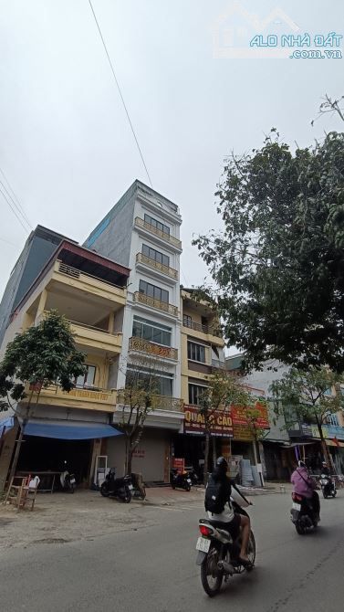 Khu đấu giá sân bóng Mậu Lương Kiến Hưng, Xa La. chủ gửi bán 10 nhà đất. Giá từ 11 tỷ