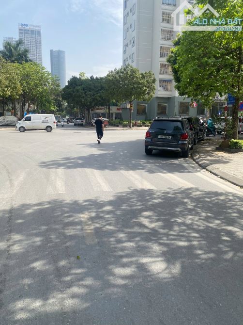 BÁN BIỆT THỰ KDT DỊCH VỌNG CẦU GIẤY – VỈ HÈ Ô TÔ TRÁNH – KINH DOANH - Ở SƯỚNG – 160M2
