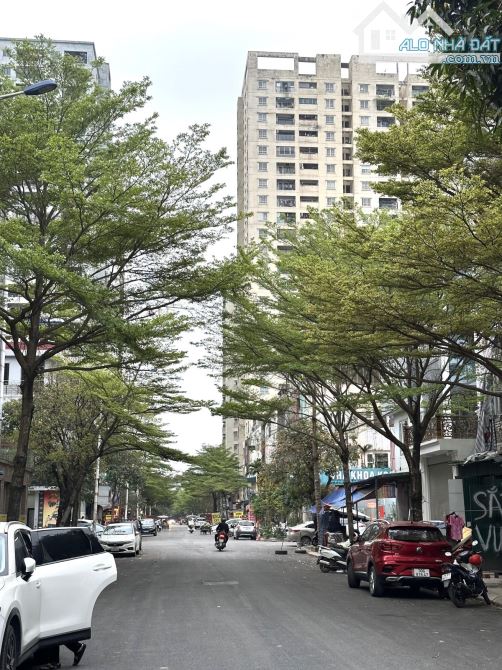 Cần Bán Nhà Liền Kề KĐT Văn Khê Hà Đông 83m2 5 Tầng MT5m Đg 17m Vỉa Hè 3m KD Đỉnh.