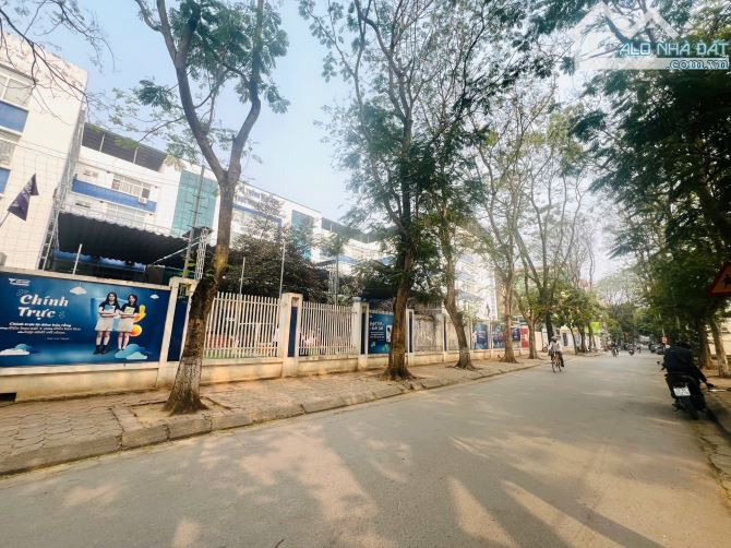 Bán nhà Văn Quán, Hà Đông 115m2 5 tầng lô góc công viên, ô tô tránh kinh doanh nhỉnh 27 tỷ