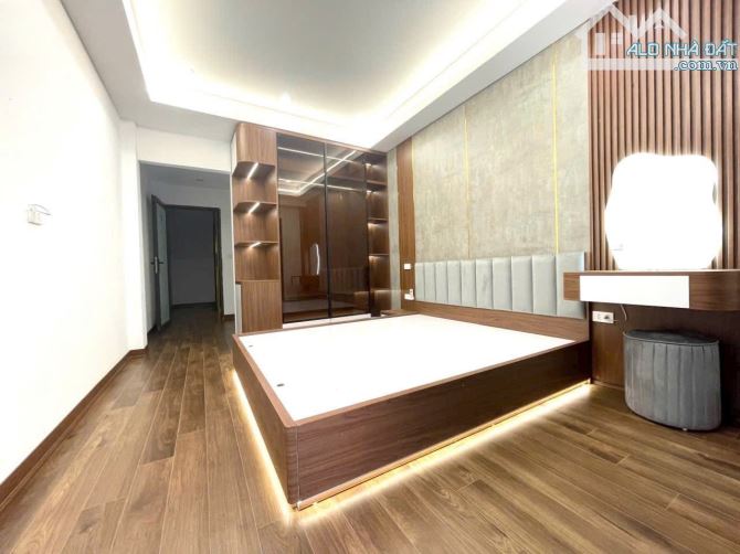 Bán nhà Kim Giang, Thanh Xuân, Hà Nội. 35m2, 7 Tầng, 8,2 tỷ. Nhà có thang máy.