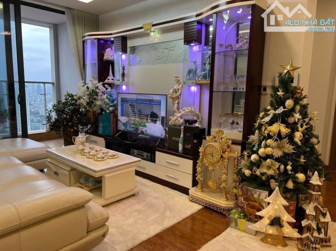 Bán căn hộ chung cư VH Metropolis M1, 29 Liễu Giai, Ba Đình 3 ngủ chỉ 23,5 tỷ