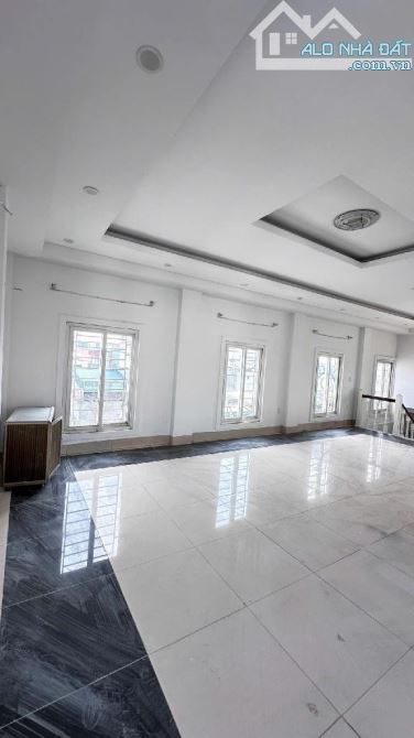 VỊ TRÍ ĐẸP - NGÕ RỘNG THOÁNG- DIỆN TÍCH RỘNG - Ô TÔ ĐỖ CỔNG- NHÀ ĐẸP Ở NGAY