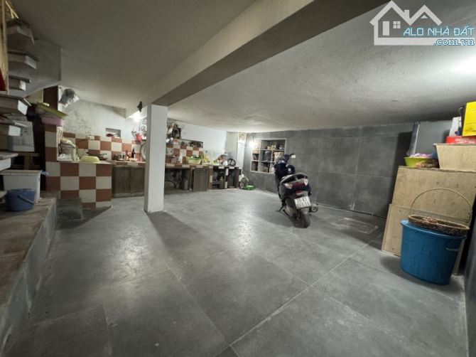Hiếm. Bán nhà Nguyễn Trãi, Thanh Xuân. Ngã Tư Sở. 43m2 x 5 Tầng. MT 5.8m. Hơn 8 Tỷ.