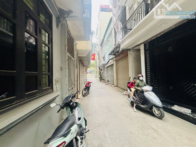 Hot! Bán Nhà Phố Nguyễn Sơn - 7 Tầng - Mt Khủng 6,5m - Lô Góc 2 Thoáng