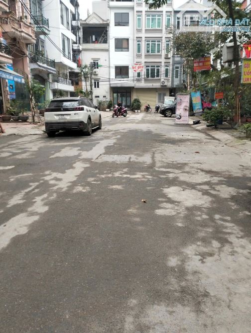 Bán đất Lạc Long Quân, Quận Cầu Giấy, ô tô tránh đỗ gần Hồ Tây 118m 31 tỷ