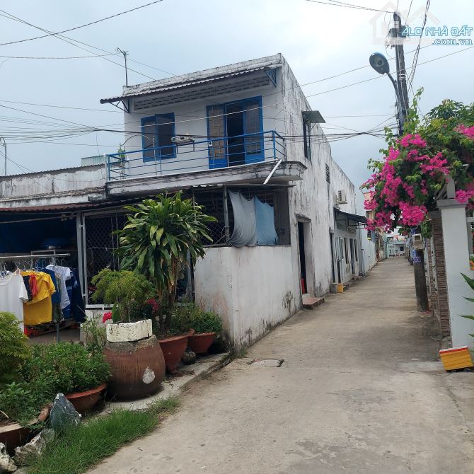 Bán gấp căn nhà kèm 4P trọ ở gần KCN Tây Bắc , Củ Chi 180m2 SHR giá 990 triệu