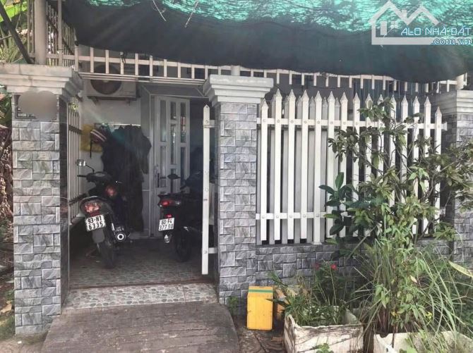 Cần bán gấp căn nhà cấp 4 ở Đ . Nguyễn Thị Sáu , Thới Tam Thôn 80m2 SHR giá 810tr