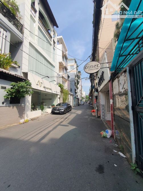 Bán nhà đường 10m Lê văn Sỹ Quận 3,DT:8x20 ,160m2 Giá 36 tỷ (LH KIM xem nhà)