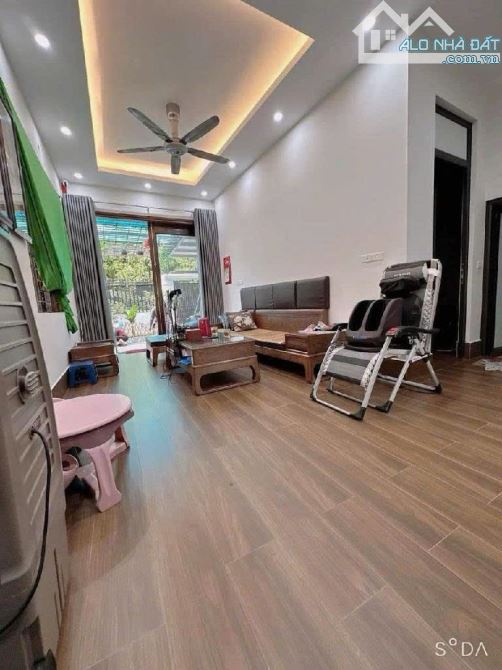 B.Á.N NHÀ ĐAN PHƯỢNG , Ô TÔ TRÁNH  , BIỆT THỰ NHÀ VƯỜN ,Ở VÔ CÙNG SƯỚNG , 110M2, 11 TỶ