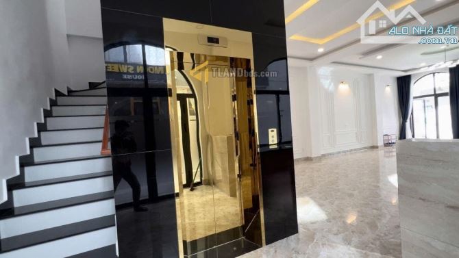 NHÀ PHỐ/ KHÁCH SẠN 2 MẶT TIỀN HOÀN CÔNG 4 TẦNG 9PN 9WC CÁCH CHỢ ĐÀ LẠT 2.5KM GIÁ 12 TỶ