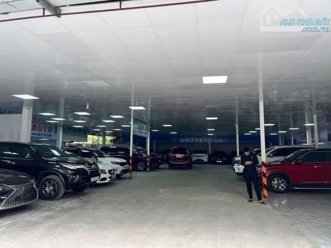 Cho thuê mặt bằng- Showroom tại chợ ô tô CarOn Mỹ Đình, vị trí đắc địa, giá hợp lý