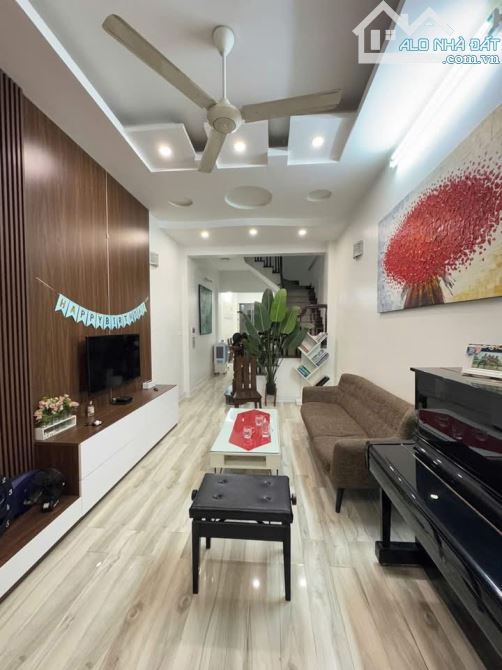 Bán nhà Doãn Kế Thiện Cầu Giấy-Phân Lô,oto Tránh,Thoáng Trước Sau-75m 5 tầng Giá 17,5 tỷ