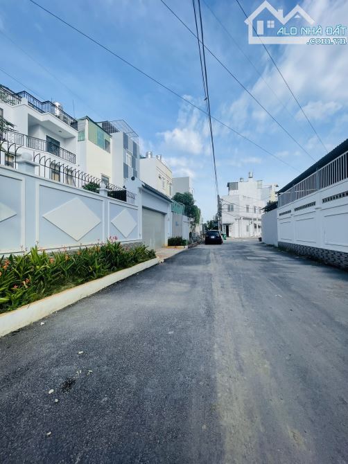 Duy nhất 1 lô 100m2 (5x20) full thổ đường nhựa 6m view sông khu dân trí gần Phạm Văn Đồng