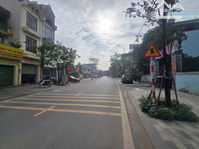 Cần bán đất đấu giá Thụy Lâm Đông Anh, 3 bước chân ra trục chính liên xã, giá 82tr/m2