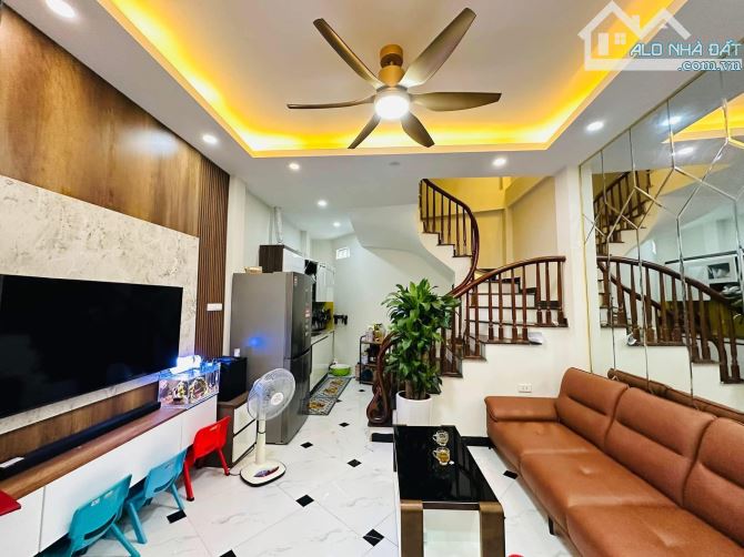 CẦN BÁN GẤP NHÀ ĐA SĨ HÀ ĐÔNG, DT: 40M2, GIÁ CHÀO BÁN 6,2 TỶ