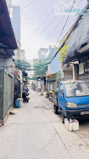 Gấp Bán dãy trọ gần chợ Bình Thành hẻm 5m thông xe hơi vào nhà 96m2- 3tỷ 4