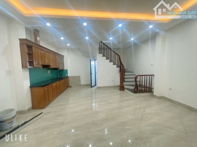 🏘️ VĂN TRÌ – NHÀ 35M² – 5 TẦNG – NGÕ THÔNG THOÁNG