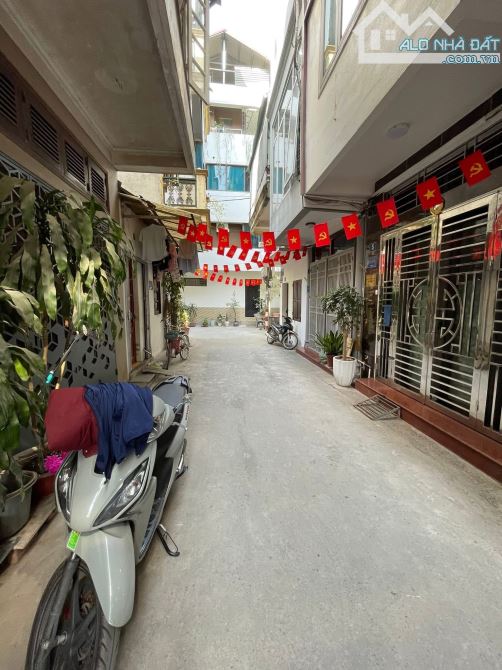 Bán nhà Vũ Trọng Phụng - 30m2 - ngõ thông,rộng,30m ra mặt phố - hiếm có - 7tỷ2