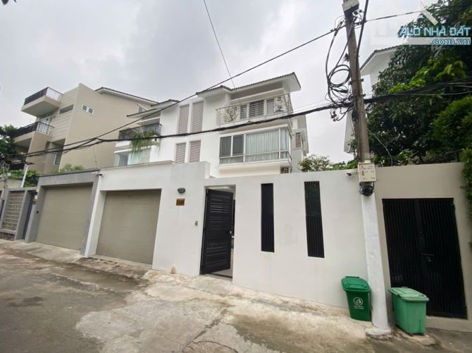 Cần tiền bán gấp Biệt Thự Khu ABC Trần Não, Q2