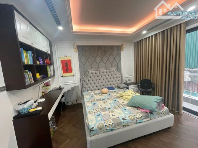 Trung Tâm Thanh Xuân - Ô tô tránh vỉa hè - Khu liền kề vip Gần sát Royal city - Hầm để xe - 10