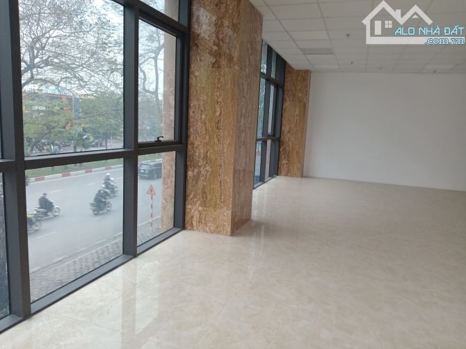 Bán building 10 tầng lô góc mặt phố Hoàng Quốc Việt, Nghĩa Tân. DT 460m2, MT 20m, 250 tỷ - 1